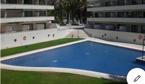 Apartment with Pool View 
