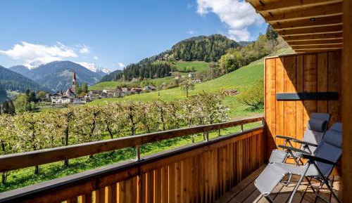 Superior One-Bedroom Apartment with Balcony