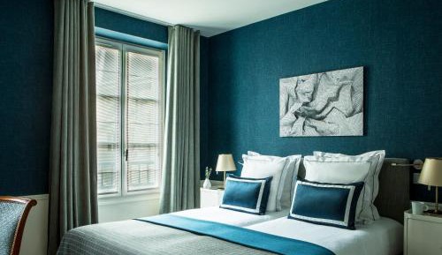 Superior Double or Twin Room with Louver View