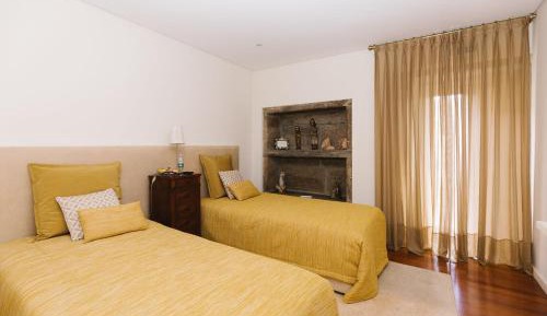 Twin Room with Private Bathroom