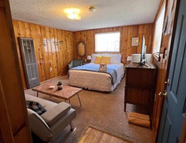 Deluxe Double Room (2 Adults + 1 Child)