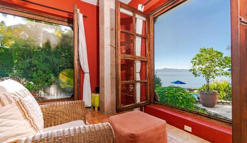 Deluxe Suite with Sea View