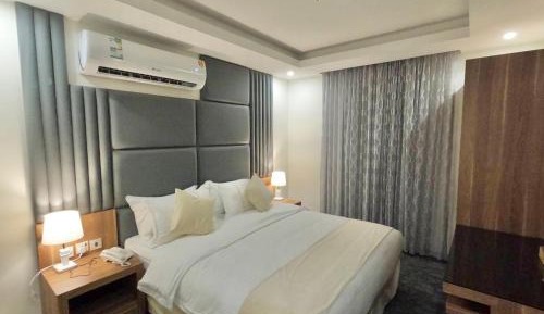 Deluxe Suite