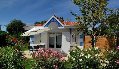 Villa with Garden View