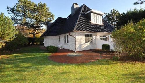 Three-Bedroom Holiday Home 