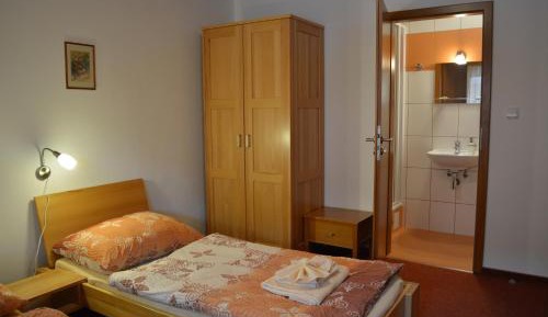 Twin Room with Private Bathroom