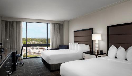 Queen Room with Two Queen Beds and Accessible Tub - Disability Access