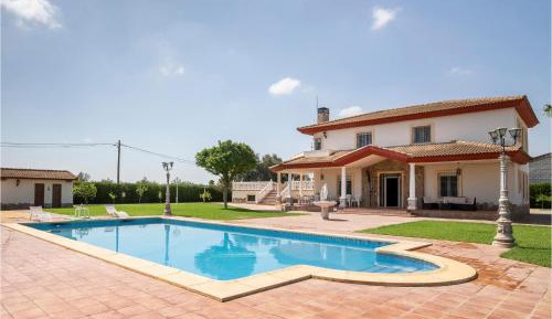 Seven-Bedroom Holiday Home