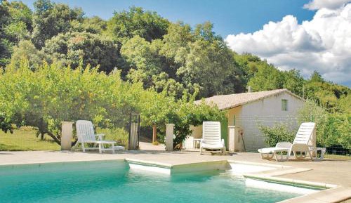 One-Bedroom Holiday Home