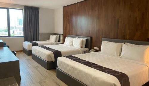 Deluxe Family Suite