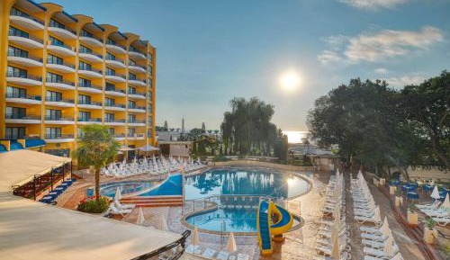 Double Room with Side Sea View – Free Beach & Aquapark Access