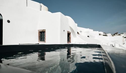 Grand Villa with Outdoor Private Pool & Caldera View