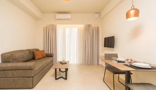 Deluxe King Suite