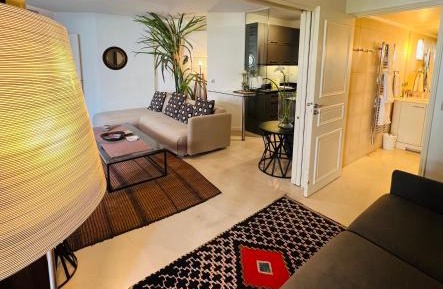 Superior One-Bedroom Apartment (2 Adults)
