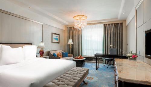 Classic King Room with City View