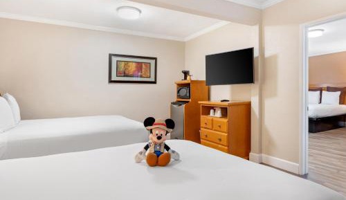 Two-Bedroom Suite