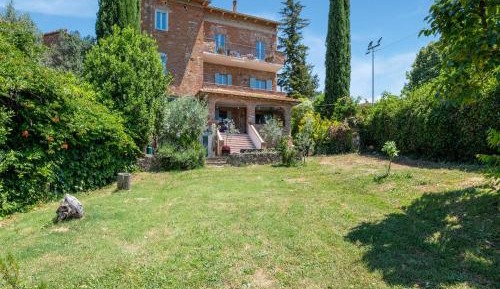Six-Bedroom Villa 