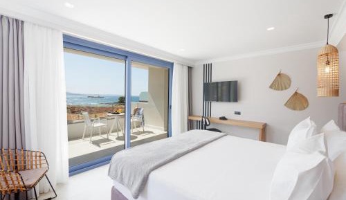 Suite with Side Sea View