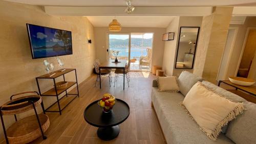 Two Bedroom Apartment with Balcony and Sea View