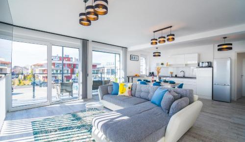 Apartment with Pool View 