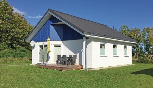 Three-Bedroom Holiday Home 