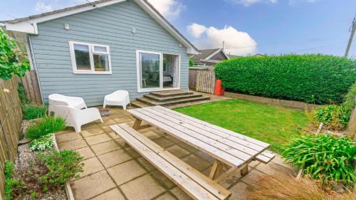 Three-Bedroom Holiday Home 
