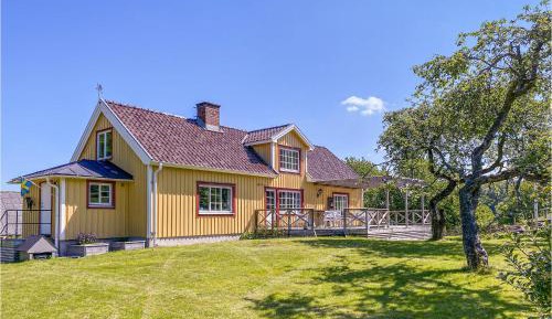 Four-Bedroom Holiday Home