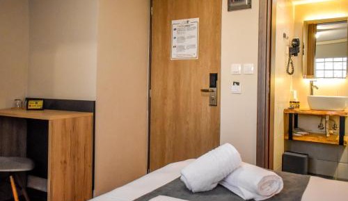 Economy Double Room, No Balcony, Non-smoking