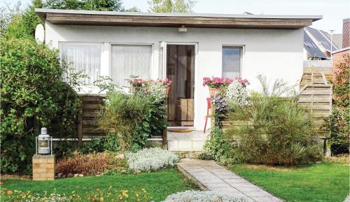 One-Bedroom Holiday Home