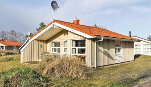 Three-Bedroom Holiday Home 