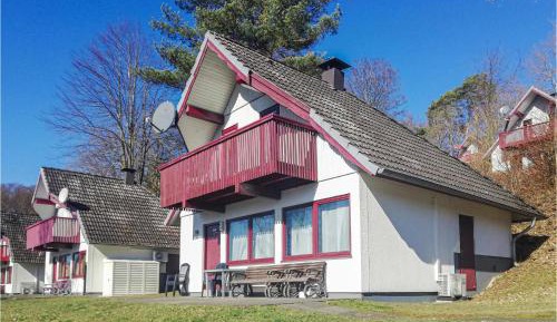 Three-Bedroom Holiday Home 