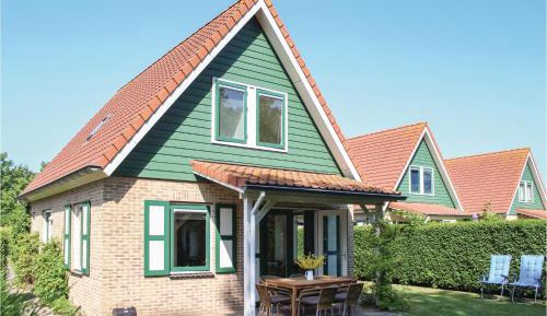 Three-Bedroom Holiday Home 