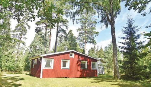 One-Bedroom Holiday Home