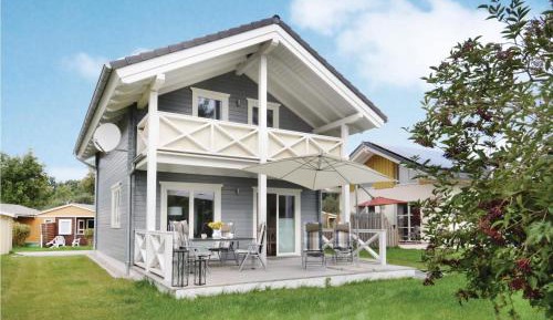 Three-Bedroom Holiday Home 