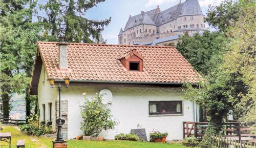 Three-Bedroom Holiday Home 