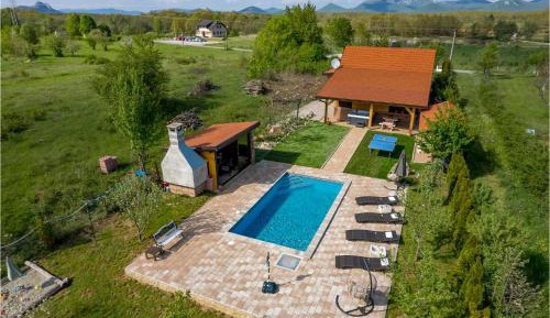 Three-Bedroom Holiday Home 