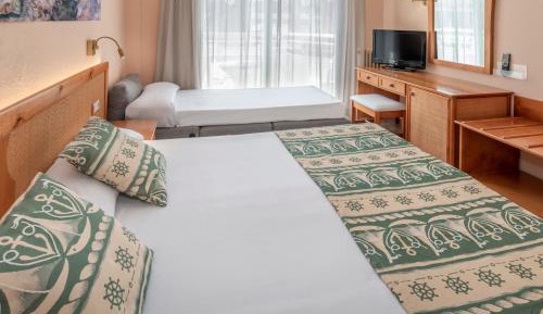Double Room with Extra Bed and Balcony (2 Adults + 1 Child)