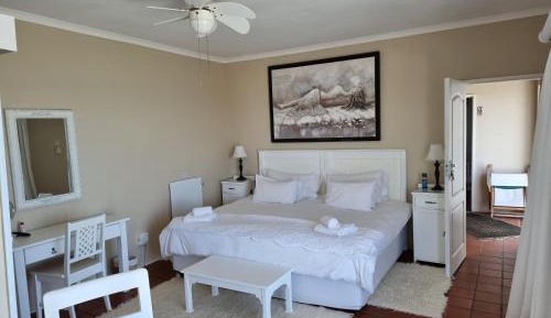 Large Double Room with Balcony and Sea view