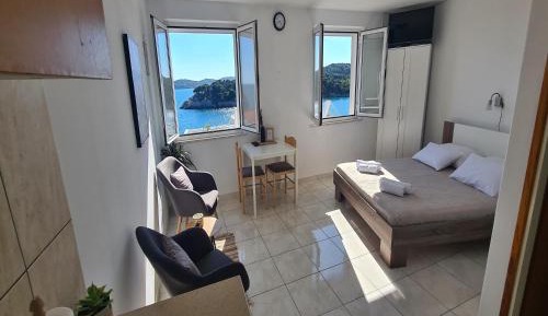Studio with Sea View