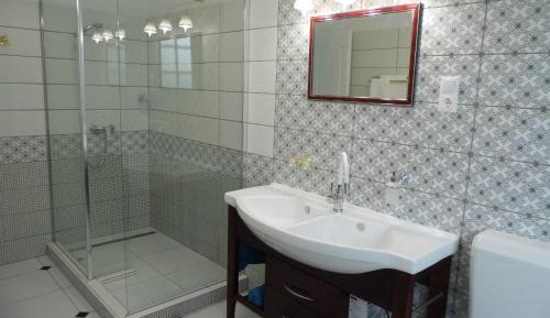 Queen Suite