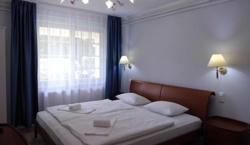 Studio Apartment with Queen Bed
