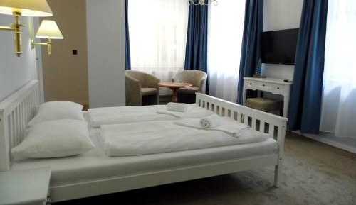 One-Bedroom Deluxe Apartment
