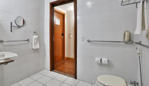 Quarto Superior com 2 camas solteiro - Acessível para hospedes com mobilidade reduzida