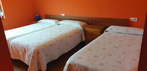 Deluxe Room (2 Adults + 1 Child)