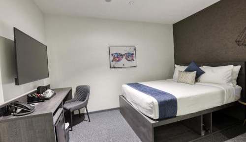 Internal Queen Room without Windows - Non-Smoking