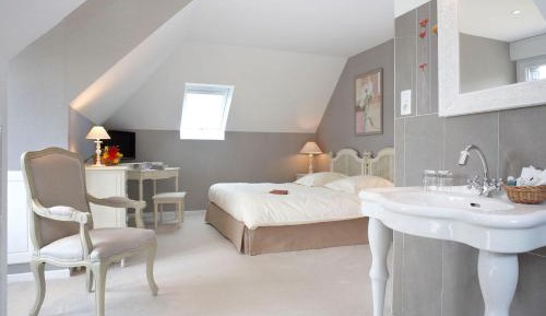 Double Room with Sea and Garden View