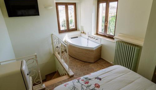 Double Room with Spa Bath