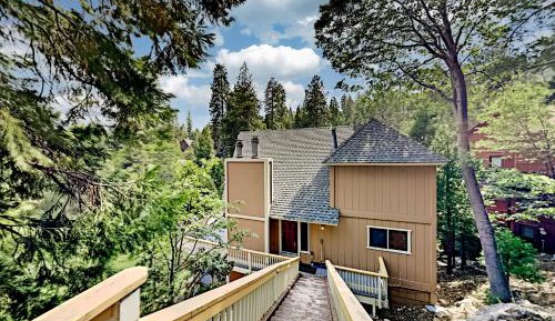 Four bedroom holiday home 