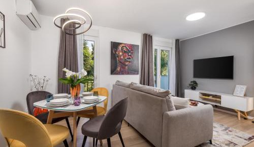 Deluxe Apartment