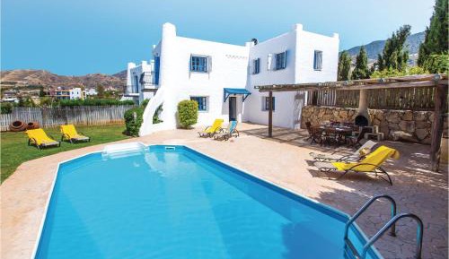 Three-Bedroom Holiday Home 